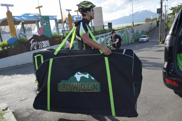 LOWDEN 專業級自行車外出收納袋，運輸袋，保護袋。不需拆輪，全車可放入保護袋(附輪可拖)-附送單輪袋及工具袋 1