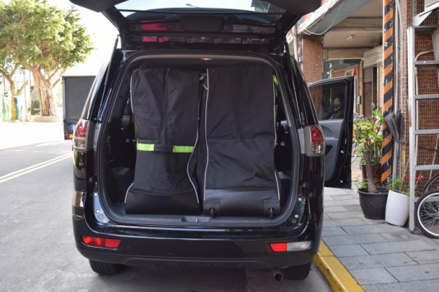 LOWDEN 專業級自行車外出收納袋,運輸袋,保護袋。不需拆輪,全車可放入保護袋(附輪可拖)-附送單輪袋及工具袋 2