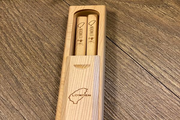 台灣LOWDEN檜木筷/一體成形，完全無上漆